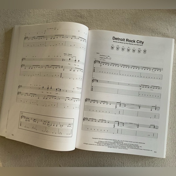 The Enormous Guitar Songbook - Picture 5 of 13